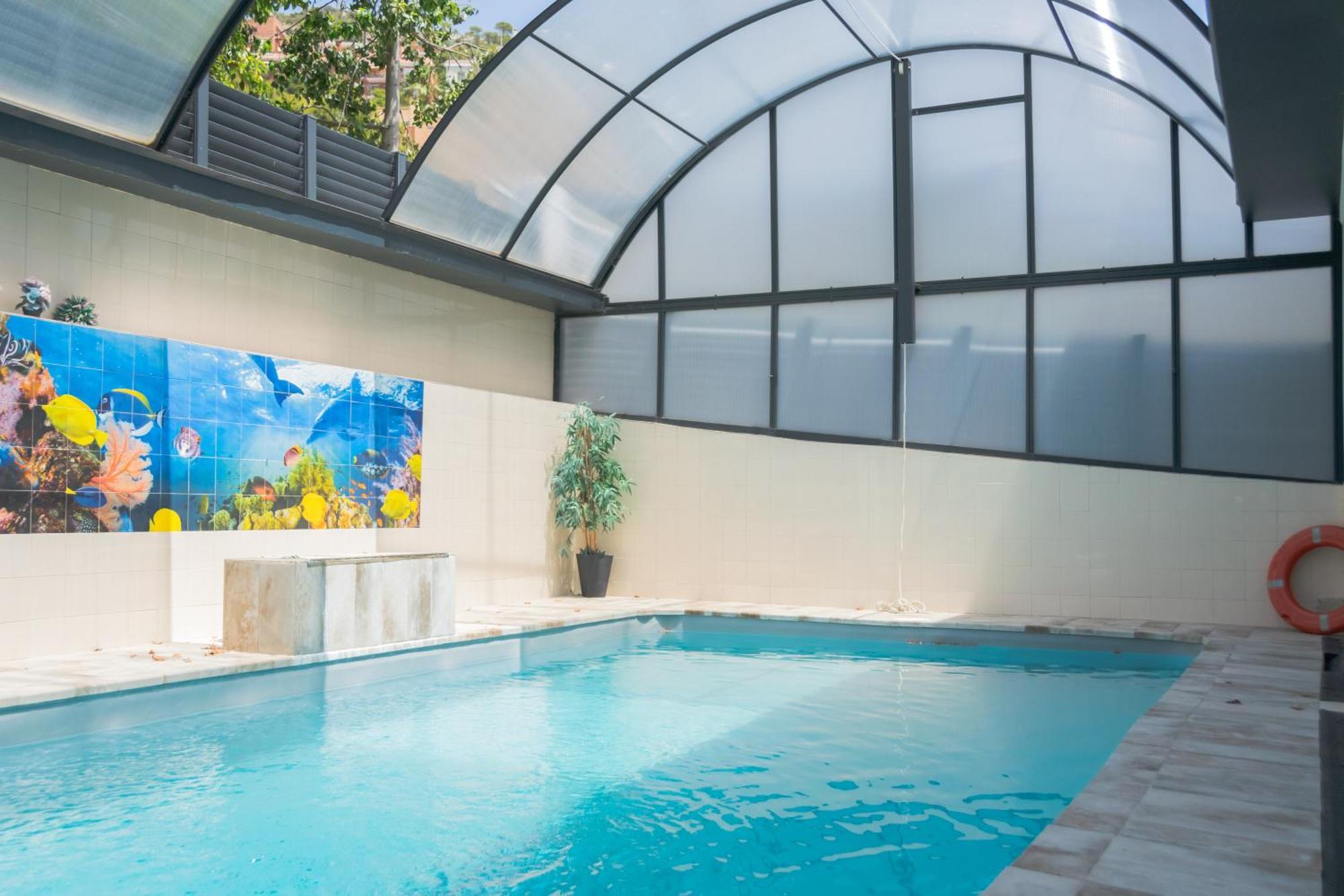 Luxurious Villa Marly II 卡斯特尔德费尔斯 外观 照片