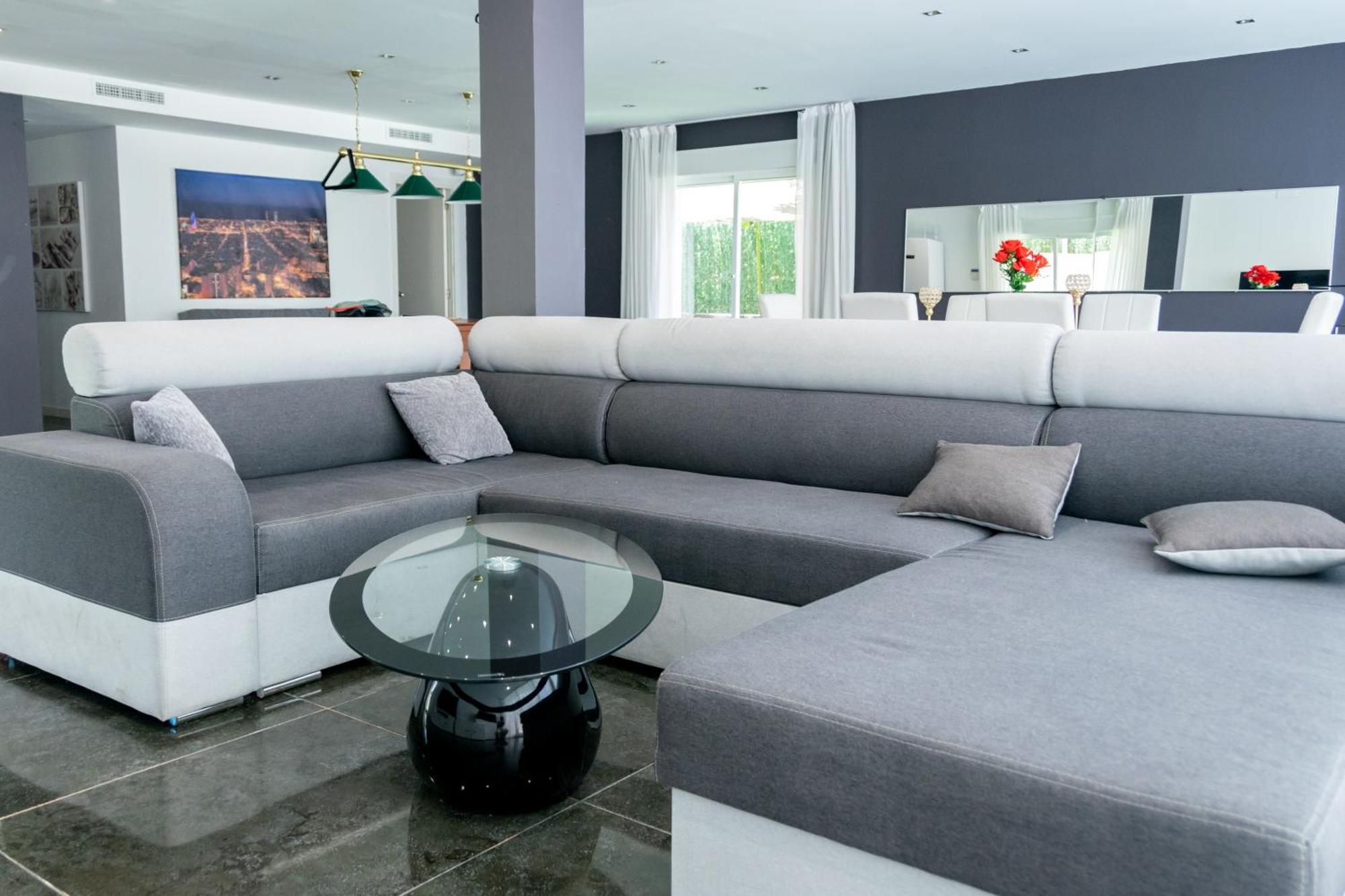 Luxurious Villa Marly II 卡斯特尔德费尔斯 外观 照片